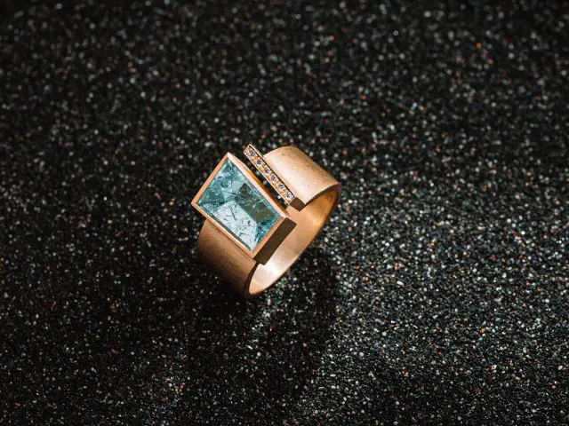 Goldring mit Aquamarin